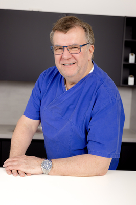 Dr. med. Hans Kolb